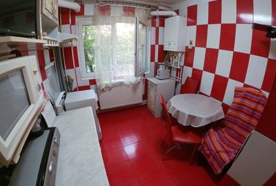 Apartament 3 camere decomandat 70mp Drumul Taberei Campul cu fori Vezi Video - 3