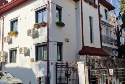 Apartament cu 5 camere semidecomandat în Romană - 1