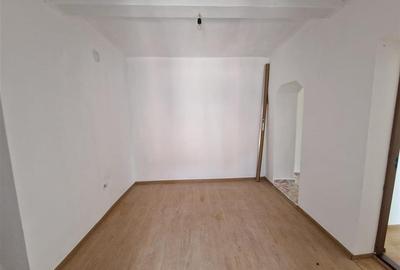 Casă cu 3 camere cu Teren 933 Mp în Sălard - 4