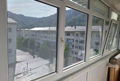 Apartament cu 3 camere semidecomandat în Central - 1