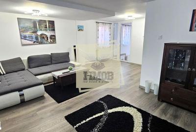 Casă cu 10 camere cu Teren 1195 Mp în Roșia