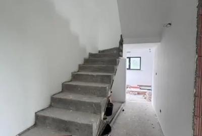 Casă cu 5 camere cu Teren 800 Mp în Horodnic - 2