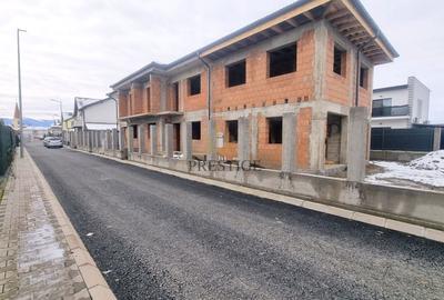 Casă individuală cu 4 camere cu Canalizare în Șelimbăr - 1