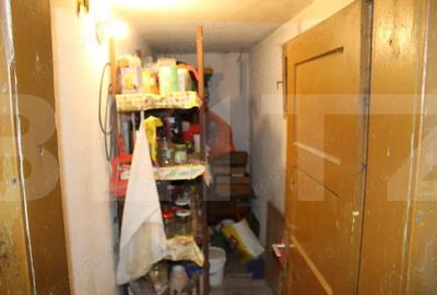 Casa tradi?ionala cu curte generoasa, in centrul localita?ii Valcele - 13