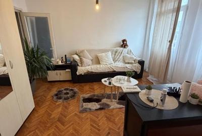 Apartament cu 2 camere semidecomandat, mobilat în Ultracentral