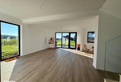 Casă cu 4 camere cu Teren 704 Mp în Balotești