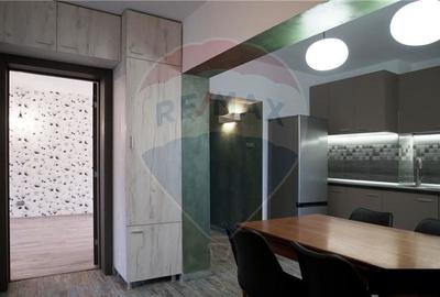 Apartament cu 3 camere decomandat, mobilat în Palat - 2