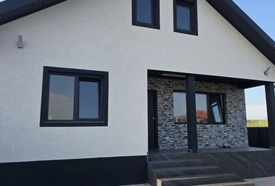 Casă cu 3 camere cu Teren 85 Mp în Valu lui Traian