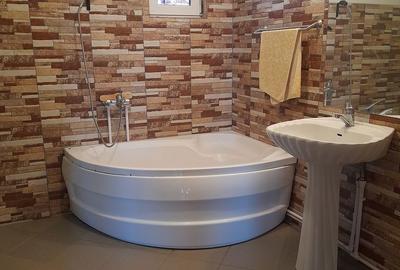 Casă cu 5 camere cu Teren 1238 Mp în Florica - 11