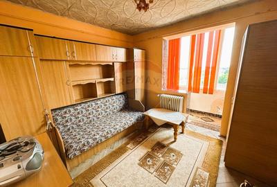 Apartament 2 camere complet decomandat - etaj 4 cu balcon si potential - 4