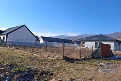 Teren intrailan de vânzare-452mp-Codlea, Str. Apollo nr. 13 - 2