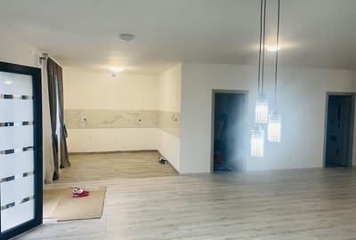 Casă cu 4 camere în Cislău