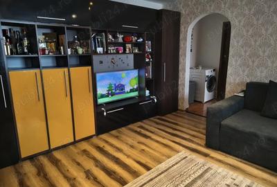 Apartament cu 2 camere semidecomandat în Micro 5 - 6