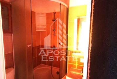 Apartament cu 3 camere, decomandat, 2 balcoane, 2 bai,etaj intermediar - 6