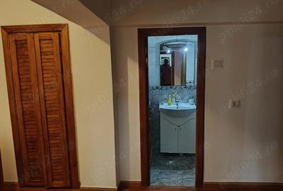 Apartament cu 3 camere zona ultracentrala Bazar confort 1 Etaj 3 S=88mp Pret: 92.000 euro - 19