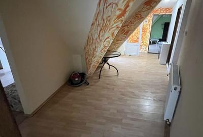 Casă cu 6 camere cu Teren 270 Mp în Central - 9