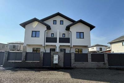 Duplex cu 4 camere cu Teren 250 Mp în Central