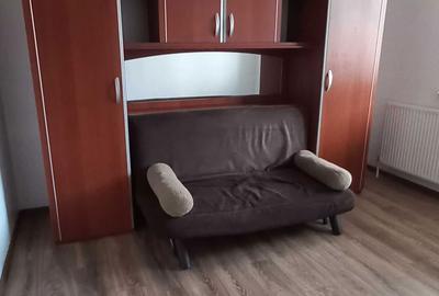 Apartament cu 2 camere decomandat în Precista