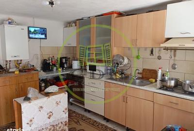 Casă cu 3 camere cu Canalizare în Săcel - 4