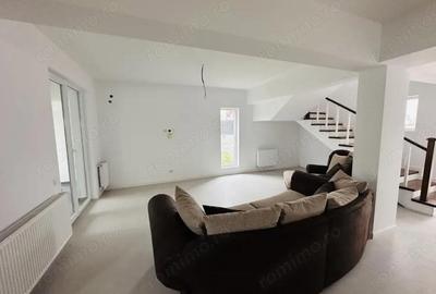 Casă cu 5 camere cu Teren 249 Mp în Roșu - 17