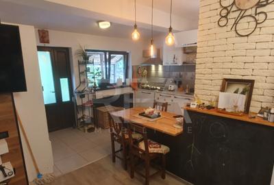 Casă cu 7 camere cu Teren 328 Mp în Central