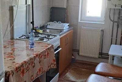 Apartament cu 3 camere semidecomandat în 1 Mai - 5