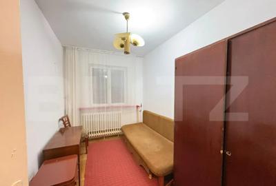 Apartament cu 3 camere semidecomandat în Șagului