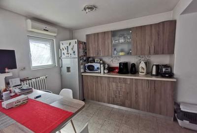 Casă cu 3 camere decomandat în Central - 4