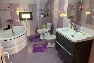 Casă cu 8 camere cu Teren 1172 Mp în Holboca - 9