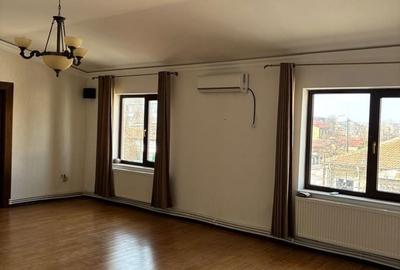 Casă cu 4 camere în Central - 6