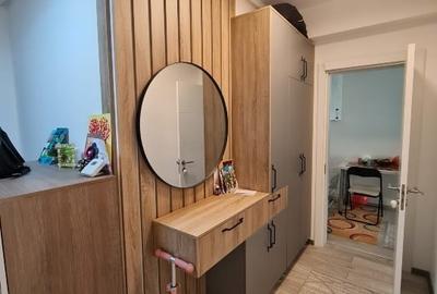 Apartament cu 2 camere decomandat, mobilat în Tractorul - 6