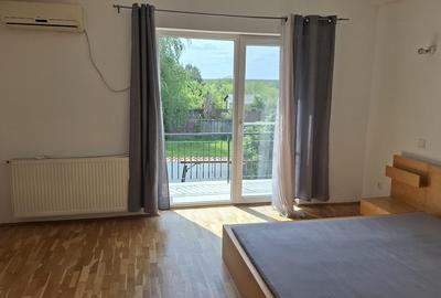 Casă cu 6 camere cu Teren 550 Mp în Corbeanca