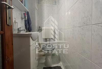 Apartament cu 3 camere semidecomandat, mobilat în Girocului
