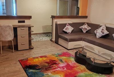 Ofer spre inchiriere apartament cu trei camere confort 1 - 2