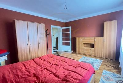 De Vanzare apartament in casa, Central - 6