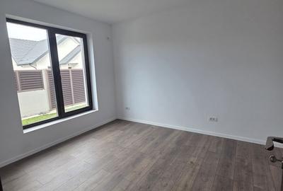 Casă cu 4 camere în Domnești - 16