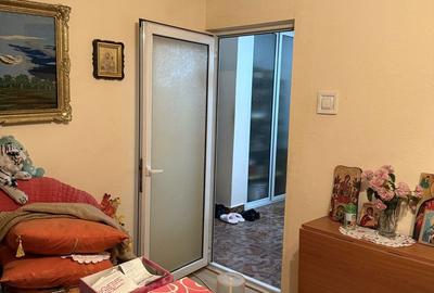 Apartament cu 2 camere decomandat în Micro 20 - 6