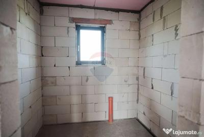 Casă cu 4 camere cu Garaj în Frătăuții Vechi - 1