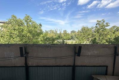 Apartament cu 4 camere semidecomandat în Micro 16 - 17