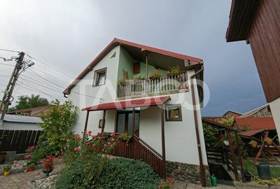 Casa individuala de vanzare 6 camere garaj Selimbar - 2