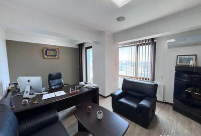 Apartament cu 5 camere decomandat în Km 4 - 8
