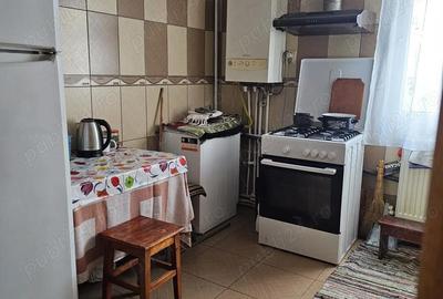 Apartament cu 3 camere semidecomandat în Central - 1