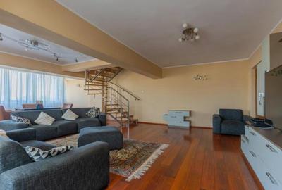 Apartament cu 4 camere decomandat în Central - 2