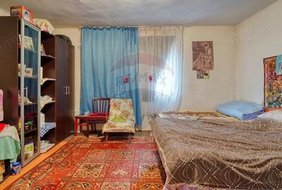 Casă cu 3 camere cu Canalizare în Dumbrăvița - 2