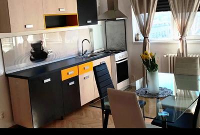 Apartament cu 4 camere semidecomandat în Cotroceni