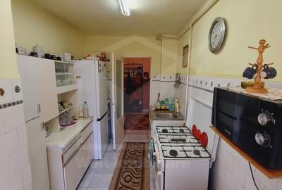 Apartament cu 3 camere semidecomandat, mobilat în Gruia - 7