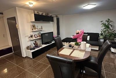 De Vânzare - Apartament 3 camere - inel 2 - 3