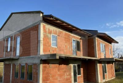 Casă cu 5 camere cu Teren 250 Mp în Dealuri Oradea - 3