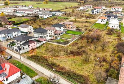 Teren de 1529 mp, în Central - 6