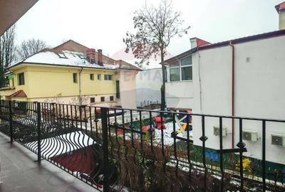 Apartament cu 3 camere semidecomandat, mobilat în Kiseleff